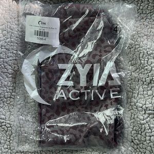 Zyia leggings